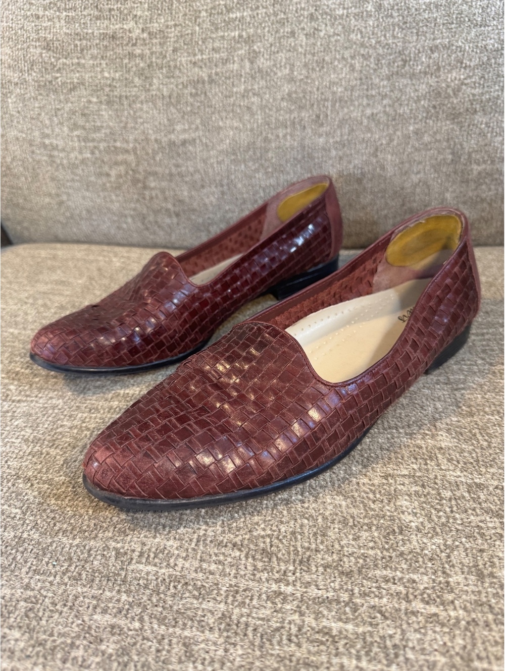 Trotters Liz III Burgundy Woven Leather Loafers Flats size 10 - Picture 8 of 10